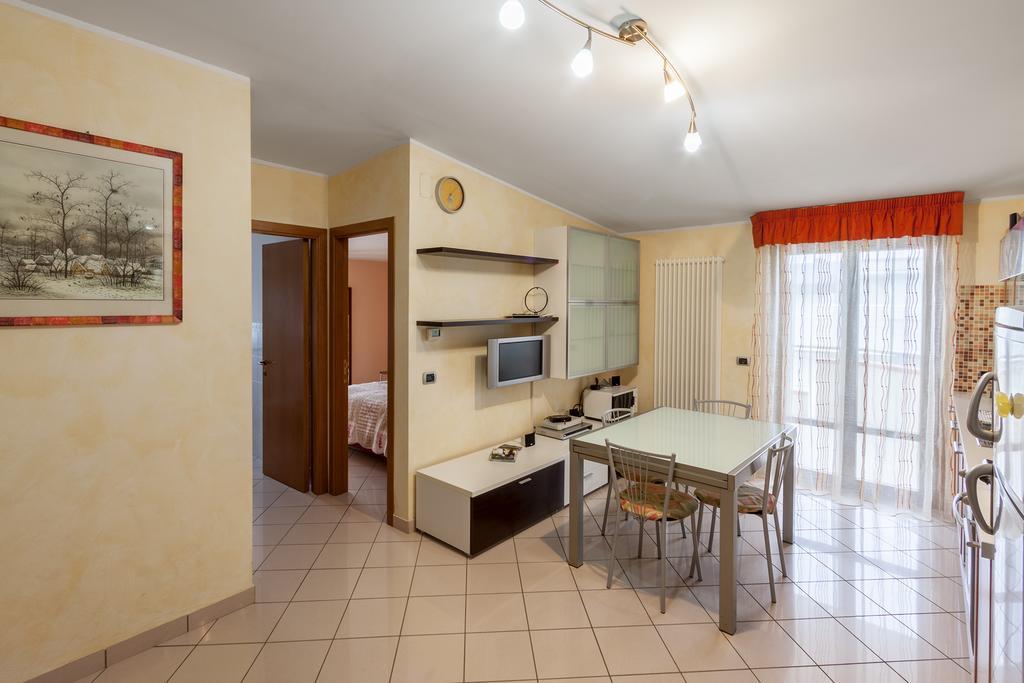 Palazzo Giallo Alba Adriatica Luaran gambar